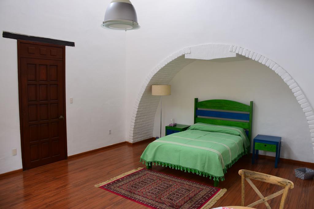Отель La Casa De Las Magnolias Coyoacan Экстерьер фото