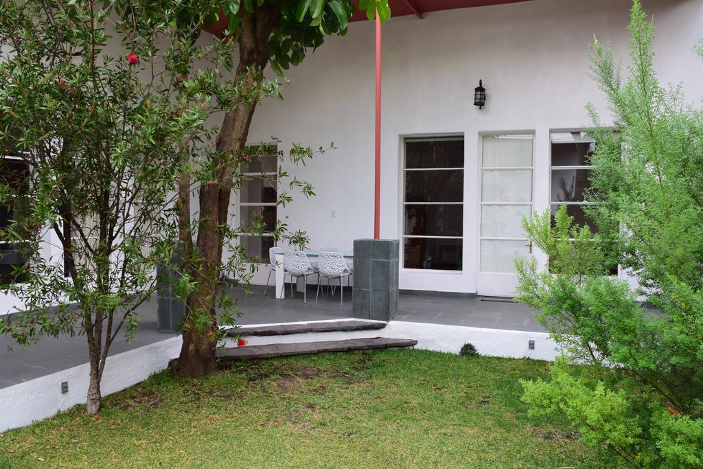 Отель La Casa De Las Magnolias Coyoacan Экстерьер фото