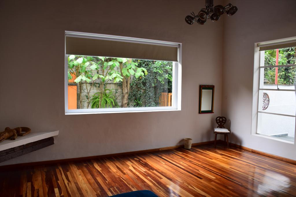 Отель La Casa De Las Magnolias Coyoacan Экстерьер фото