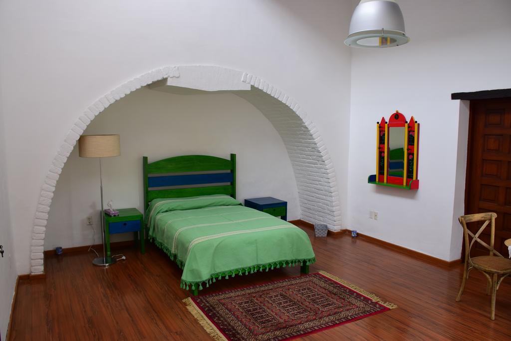 Отель La Casa De Las Magnolias Coyoacan Экстерьер фото