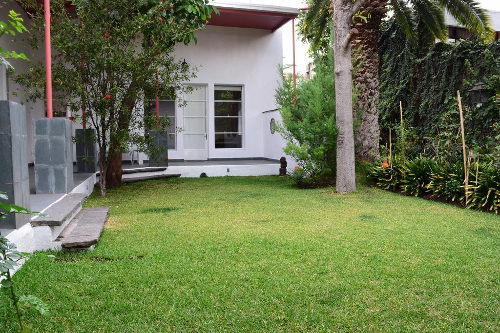 Отель La Casa De Las Magnolias Coyoacan Экстерьер фото