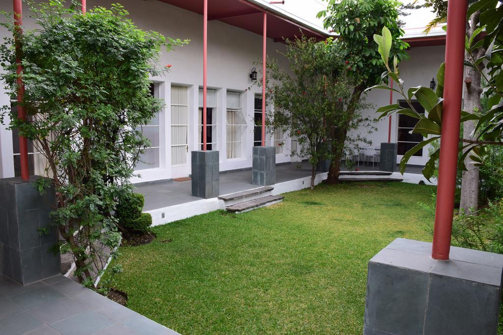Отель La Casa De Las Magnolias Coyoacan Экстерьер фото