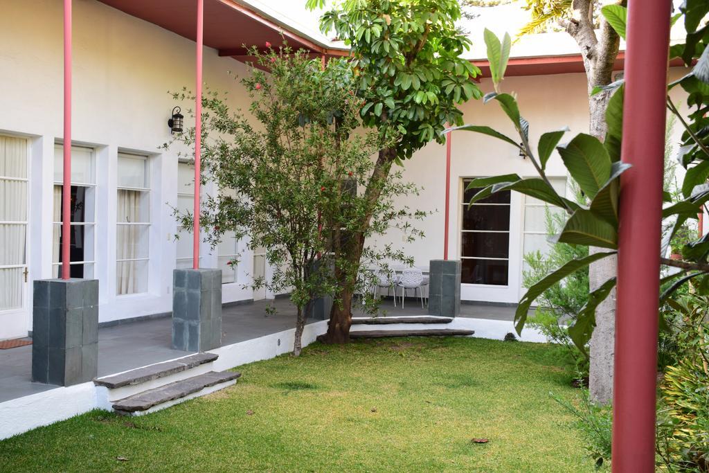 Отель La Casa De Las Magnolias Coyoacan Экстерьер фото